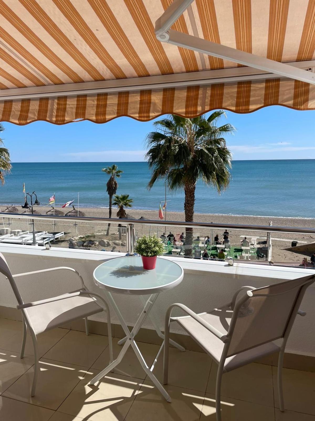 Roca Chica. Studio - First Line Beach Torremolinos Extérieur photo