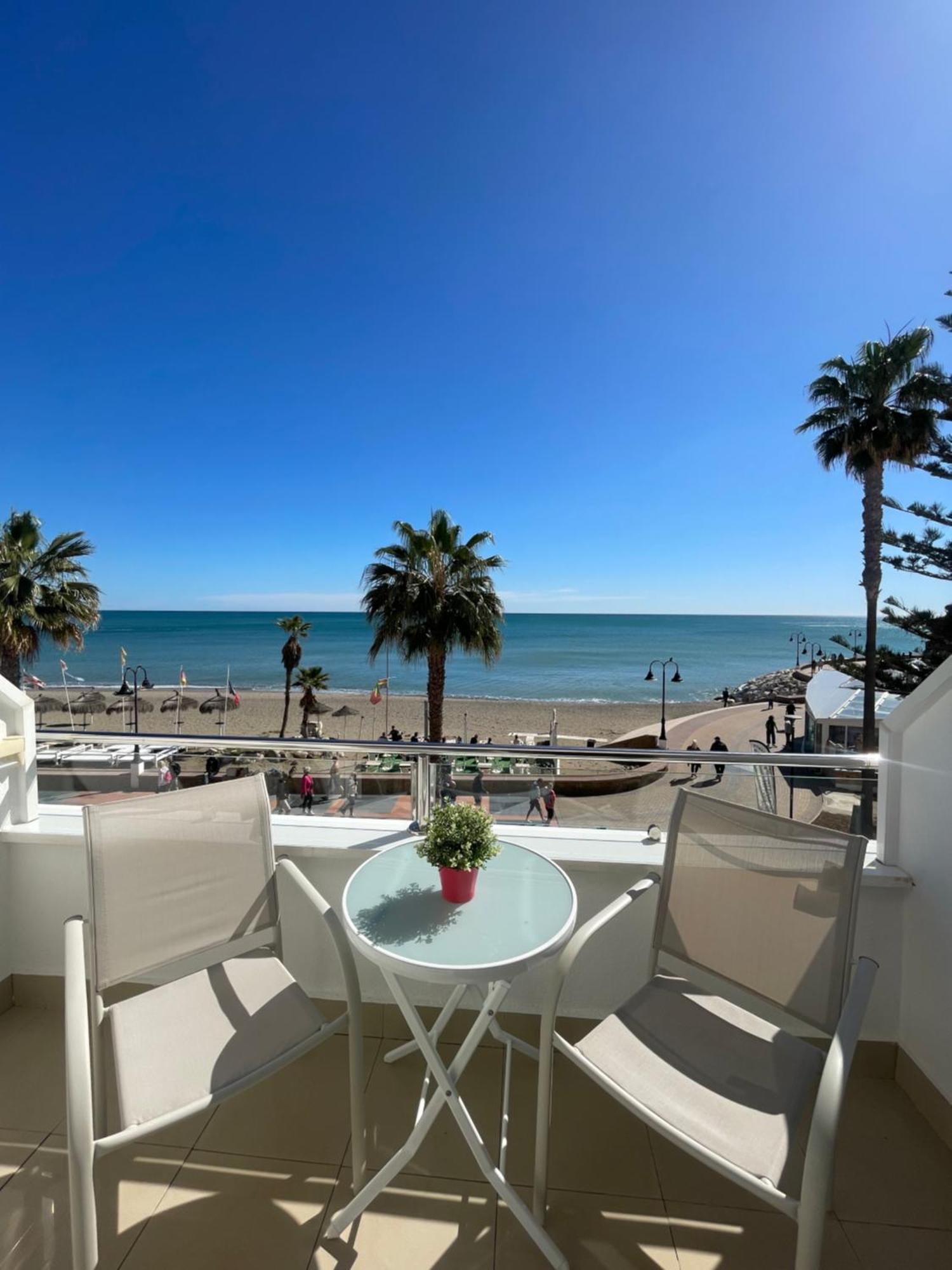 Roca Chica. Studio - First Line Beach Torremolinos Extérieur photo