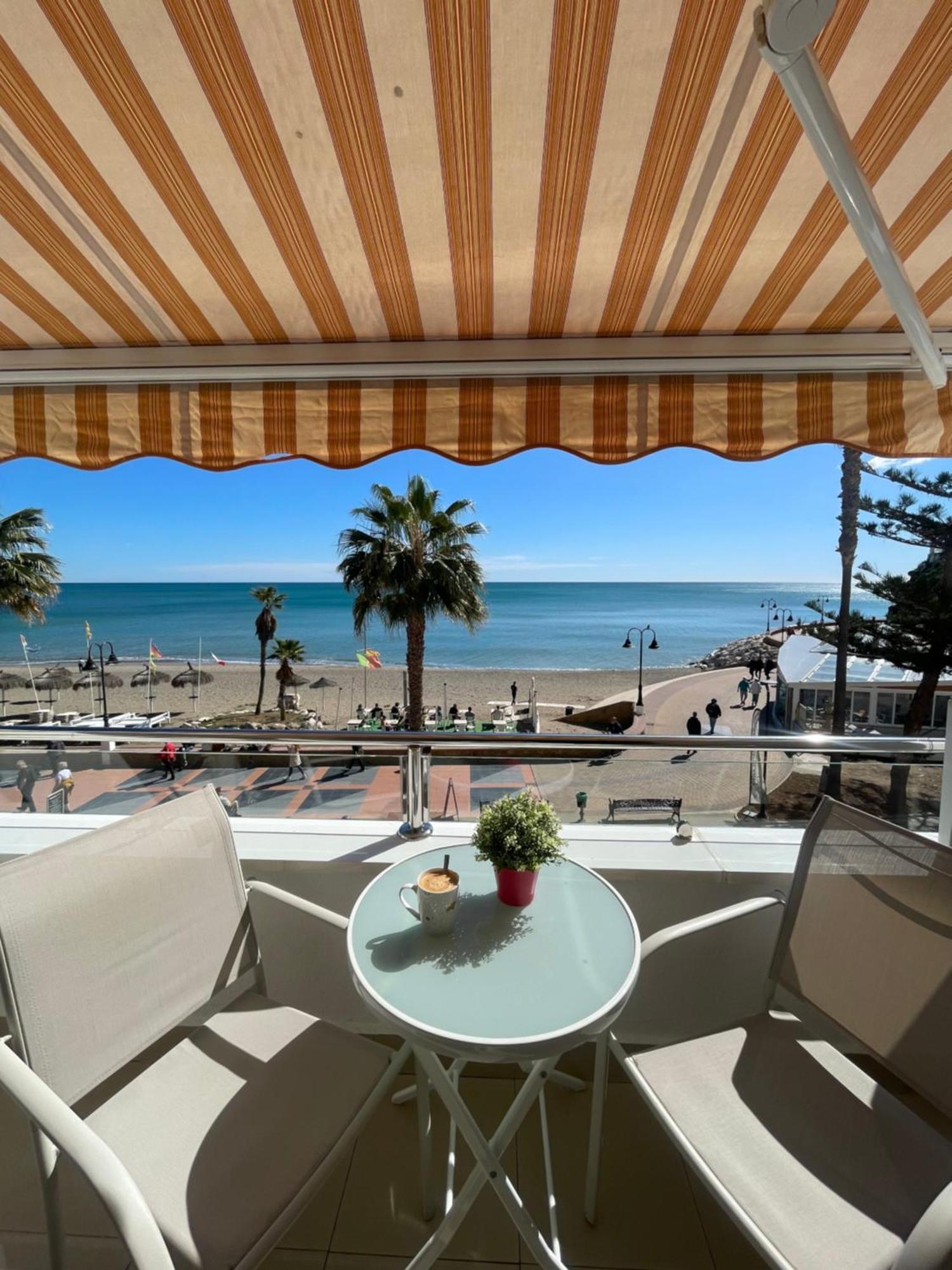 Roca Chica. Studio - First Line Beach Torremolinos Extérieur photo