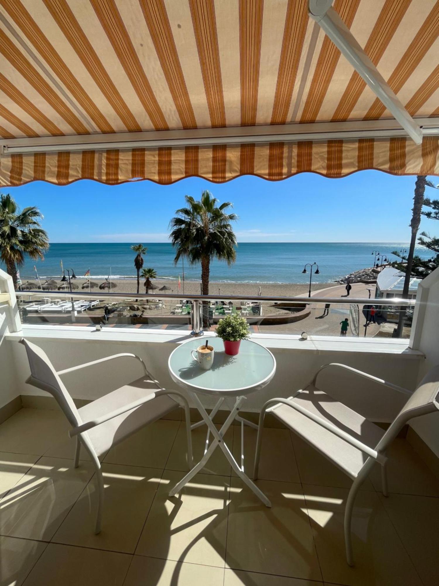 Roca Chica. Studio - First Line Beach Torremolinos Extérieur photo