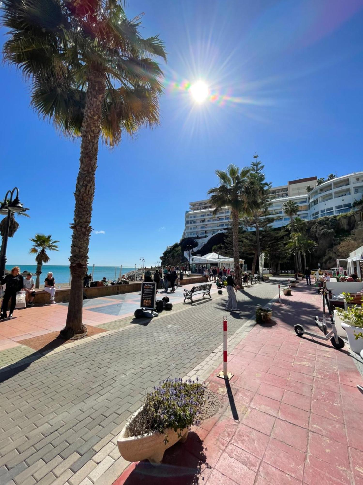 Roca Chica. Studio - First Line Beach Torremolinos Extérieur photo