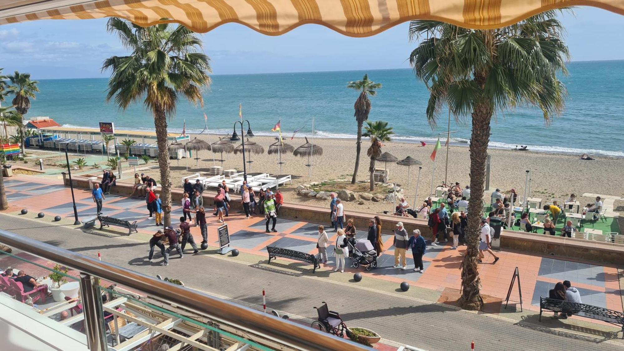 Roca Chica. Studio - First Line Beach Torremolinos Extérieur photo